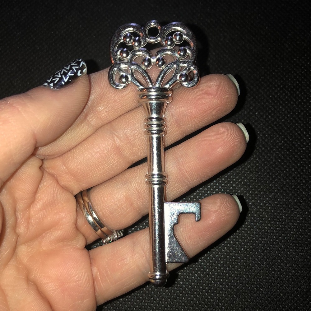Key Bottle opener keychain - Picture 2 of 2